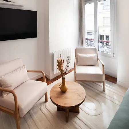 Appartement Eiffel Tower Rue Cler à Paris Extérieur photo